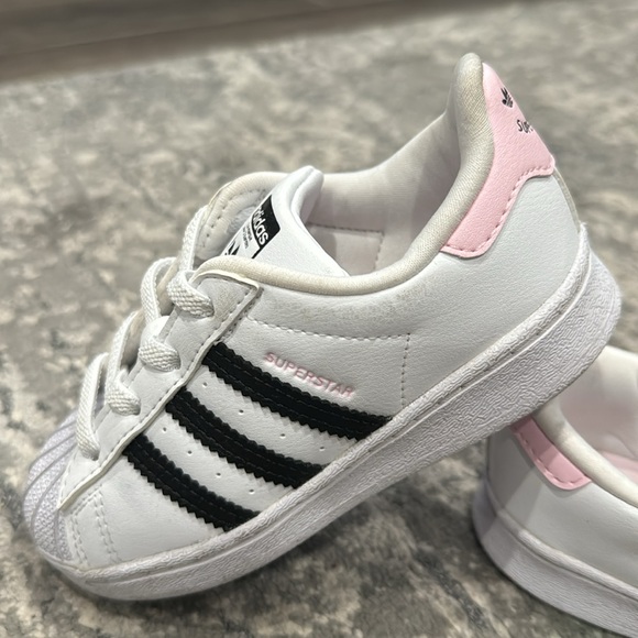 Toddler Adidas Superstar - Picture 5 of 8